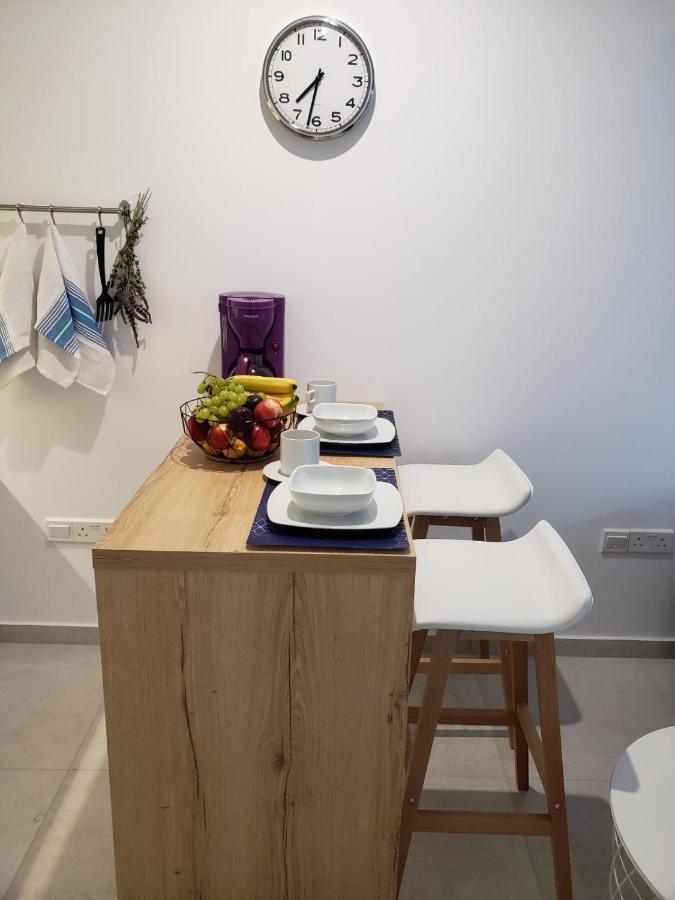 Modern & Cozy Studio W/ Backyard Near City Center Limassol Ngoại thất bức ảnh