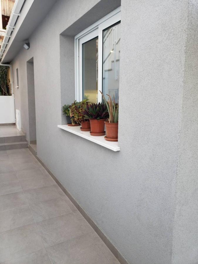 Modern & Cozy Studio W/ Backyard Near City Center Limassol Ngoại thất bức ảnh