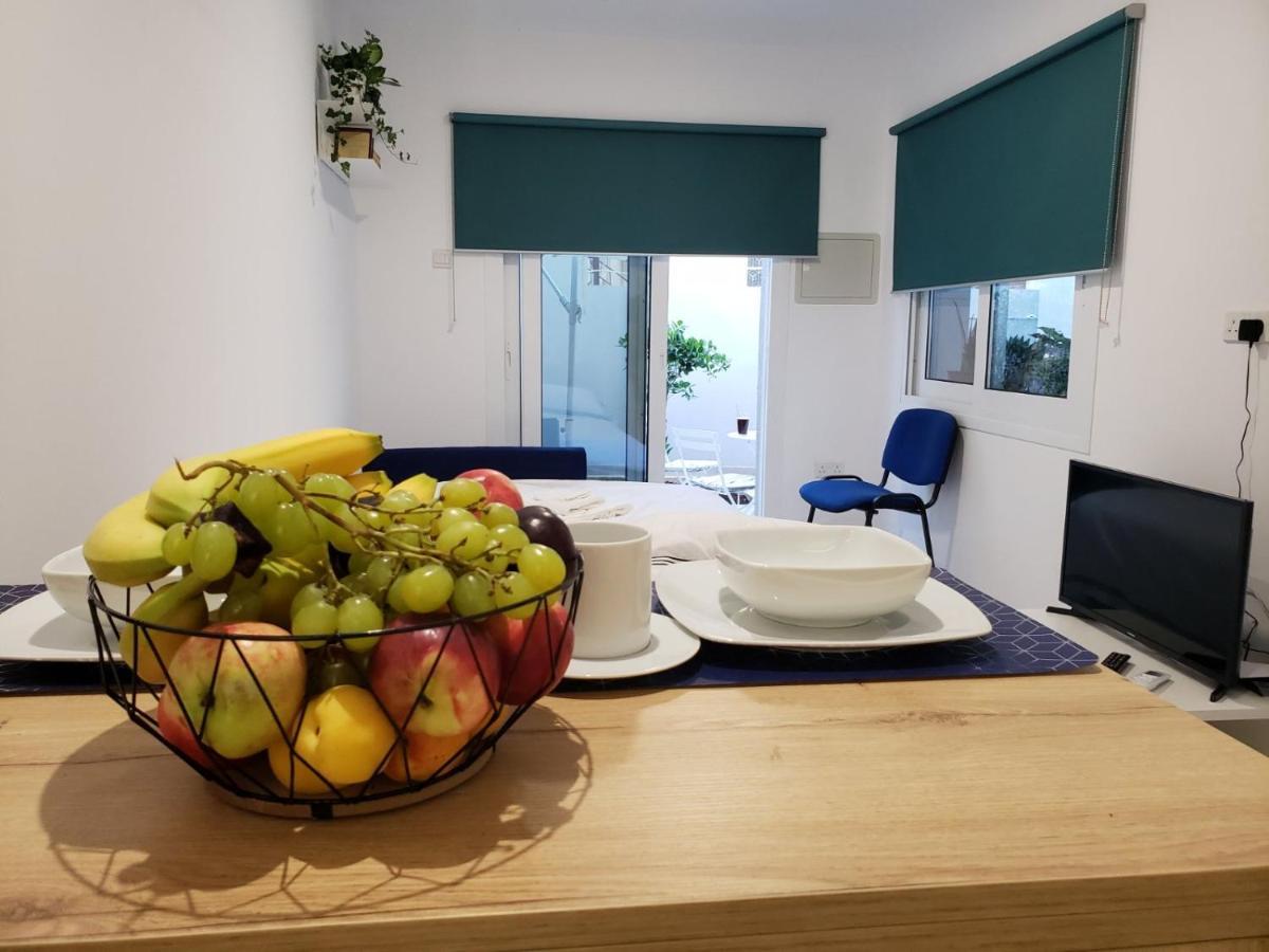 Modern & Cozy Studio W/ Backyard Near City Center Limassol Ngoại thất bức ảnh