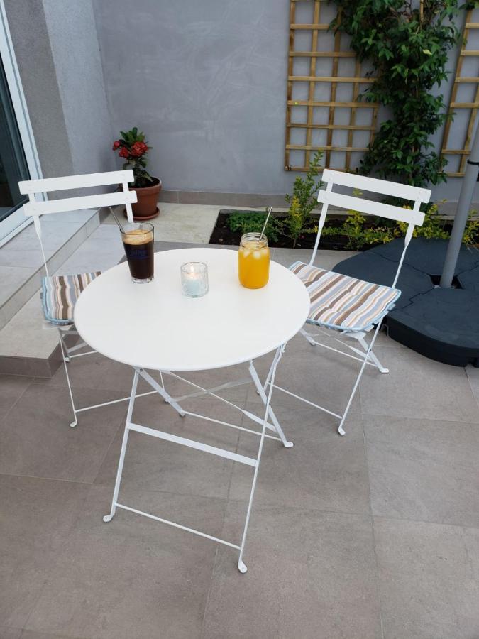 Modern & Cozy Studio W/ Backyard Near City Center Limassol Ngoại thất bức ảnh